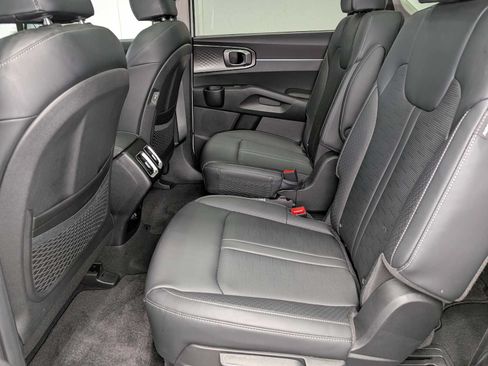 Certified 2025 Kia Sorento EX AWD/4WD image 22