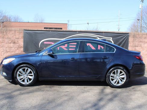 Used 2016 Buick Regal Premium FWD image 2