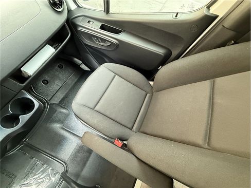 Used 2020 Mercedes-Benz Sprinter 2500 image 12