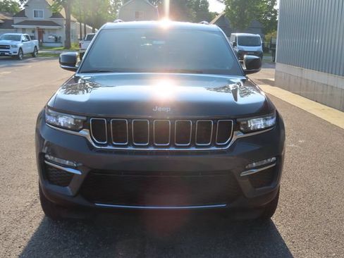 Used 2024 Jeep Grand Cherokee Limited w/ Trailer Tow Package AWD/4WD image 13