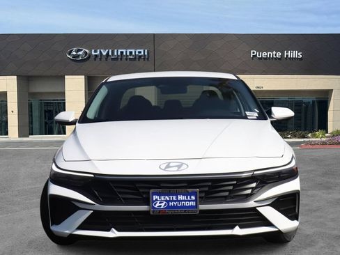 New 2026 Hyundai Elantra SE FWD image 4