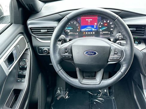 Used 2020 Ford Explorer XLT w/ Equipment Group 202A image 20