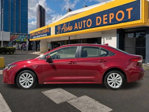 Used 2025 Toyota Corolla LE FWD image 2