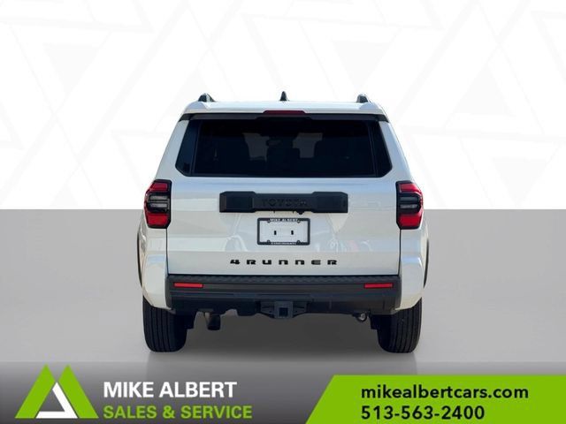 Used 2025 Toyota 4Runner SR5 AWD/4WD image 5
