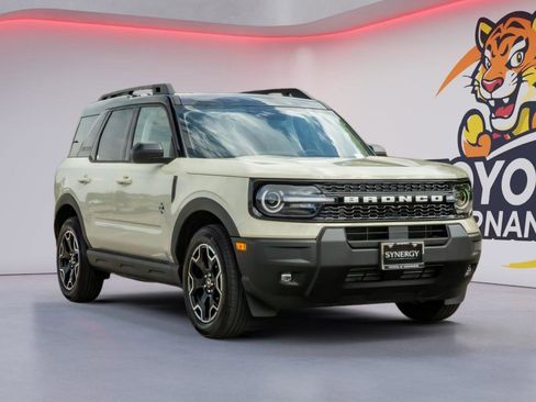 Used 2025 Ford Bronco Sport Outer Banks AWD/4WD image 3
