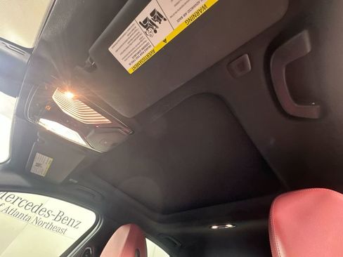 Used 2025 BMW 330i Sedan w/ M Sport Package image 8