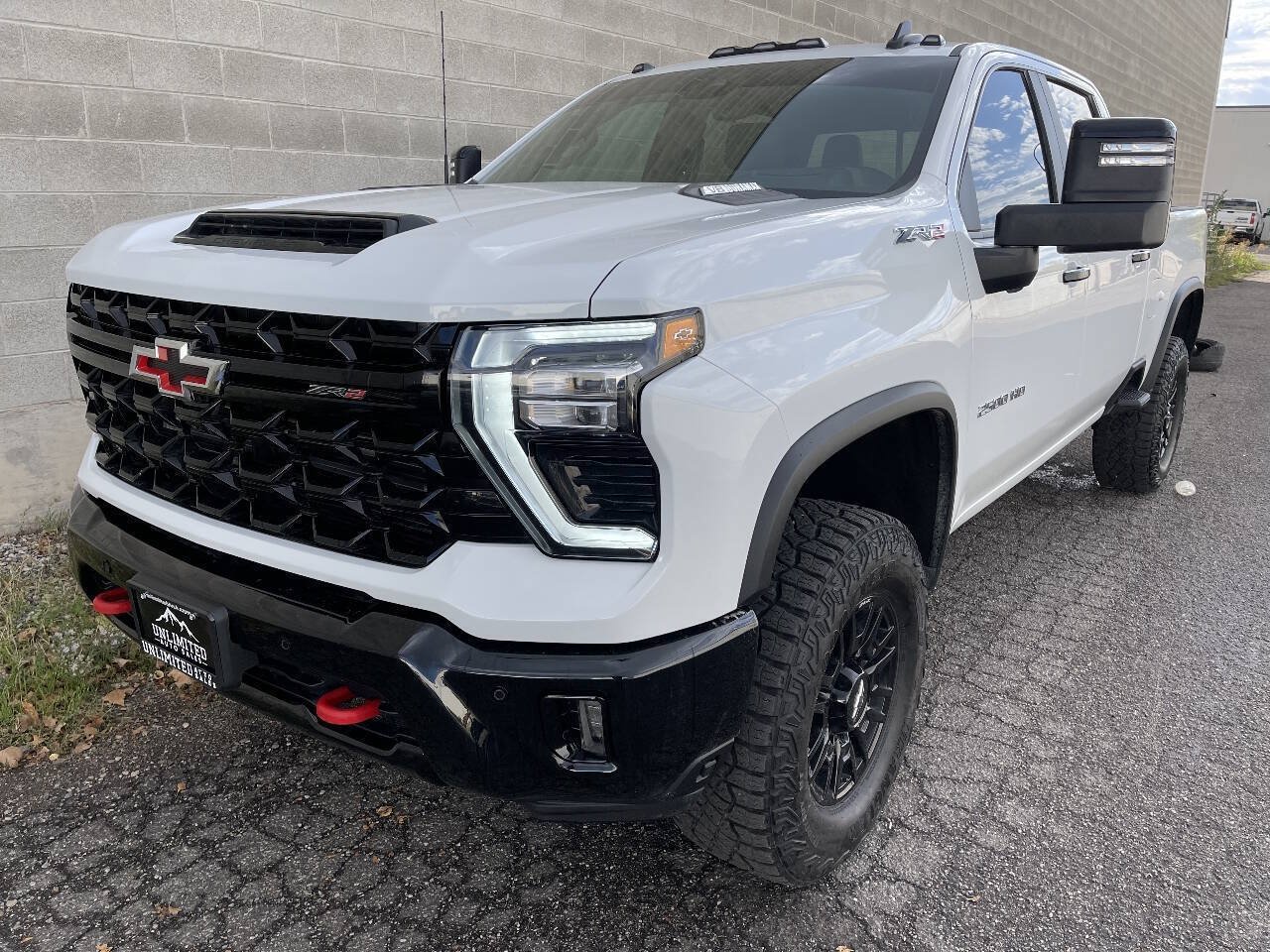 Used 2026 Chevrolet Silverado 2500 ZR2 AWD/4WD image 7