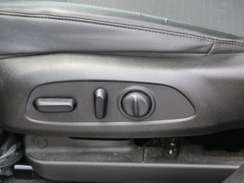 Used 2020 Buick Encore GX Select w/ Sport Touring Package FWD image 19