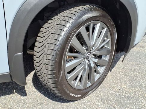Certified 2024 Nissan Pathfinder SL w/ SL Premium Package AWD/4WD image 8