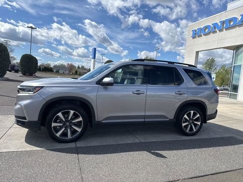 Used 2023 Honda Pilot Elite image 11