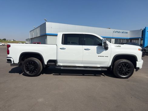 Used 2023 Chevrolet Silverado 2500 High Country w/ Z71 Off-Road Package AWD/4WD image 6