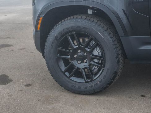 New 2026 Land Rover Defender 130 S image 9