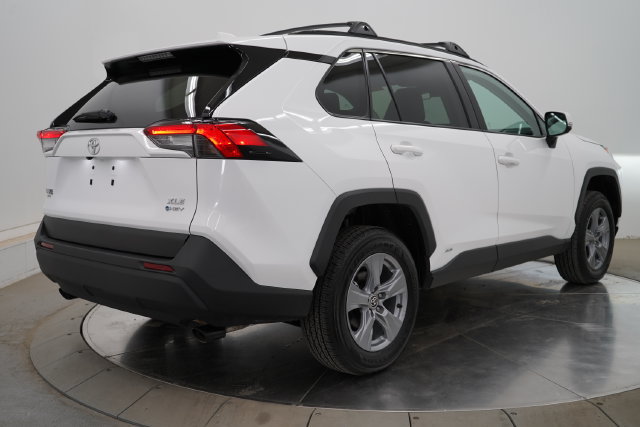 Used 2025 Toyota RAV4 XLE AWD/4WD image 7