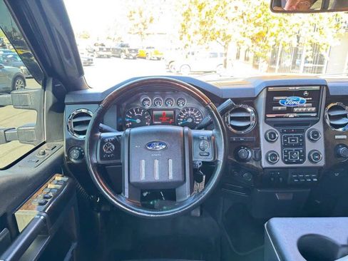 Used 2015 Ford F250 Platinum w/ FX4 Off-Road Package AWD/4WD image 15