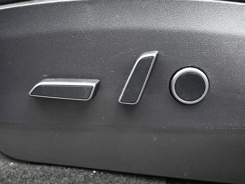 Used 2021 Tesla Model Y Long Range AWD/4WD image 8
