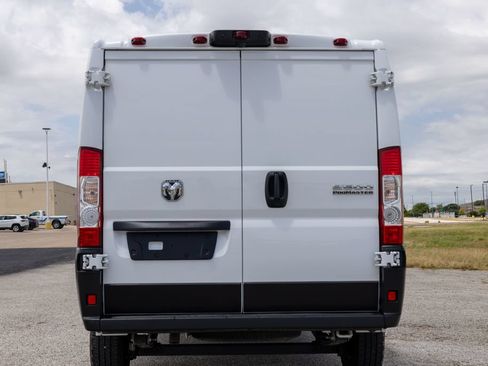Used 2025 RAM ProMaster 2500 w/ Convenience Group FWD image 6