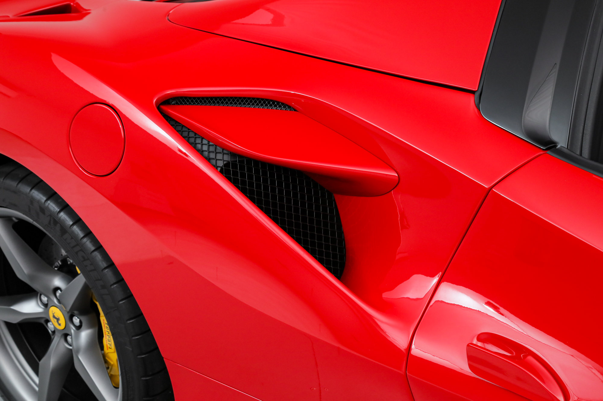 Certified 2023 Ferrari F8 Tributo RWD image 24