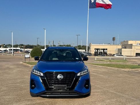 Certified 2024 Nissan Kicks SR w/ SR Premium Package FWD image 5