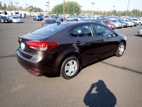 Used 2018 Kia Forte LX image 5