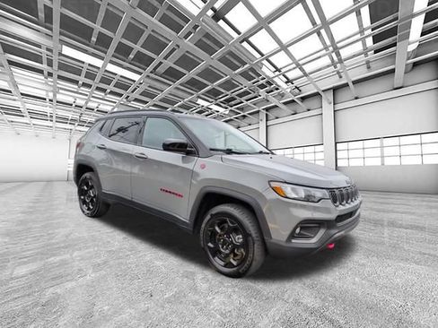 Used 2024 Jeep Compass Trailhawk AWD/4WD image 1