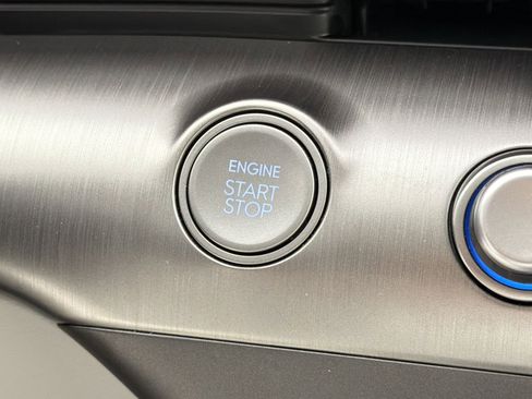 Certified 2025 Hyundai Kona SEL FWD image 25