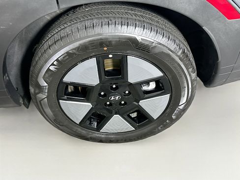 Used 2025 Hyundai Santa Fe SEL image 11