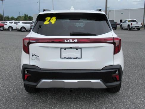 Used 2024 Kia Seltos S FWD image 6