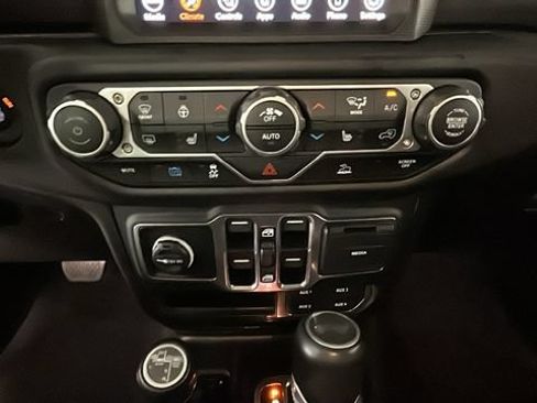 Used 2023 Jeep Wrangler Unlimited Sahara w/ Cold Weather Group AWD/4WD image 21