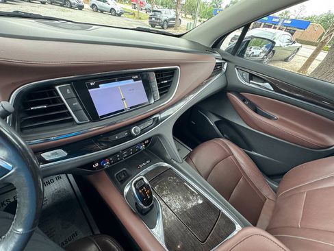 Used 2018 Buick Enclave Avenir AWD/4WD image 18