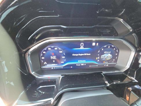 Used 2022 Chevrolet Silverado 1500 LT RWD image 11