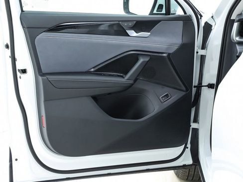 New 2026 Volkswagen Tiguan SE image 18