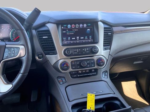 Used 2020 GMC Yukon Denali w/ Denali Premium Package AWD/4WD image 7