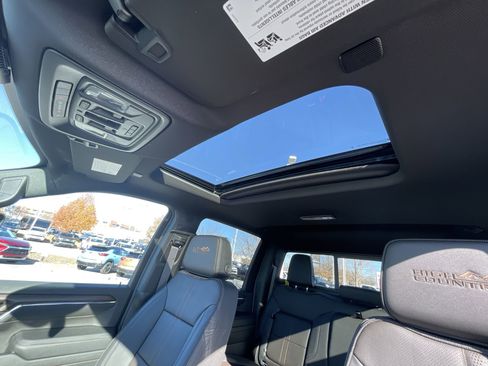 Certified 2024 Chevrolet Silverado 3500 High Country image 19