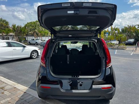 Used 2022 Kia Soul LX w/ Technology Package FWD image 29