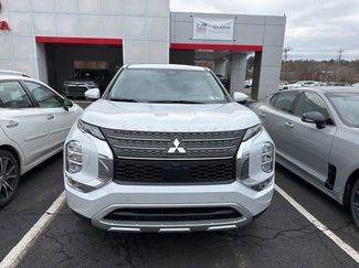 Used 2024 Mitsubishi Outlander SE video 1