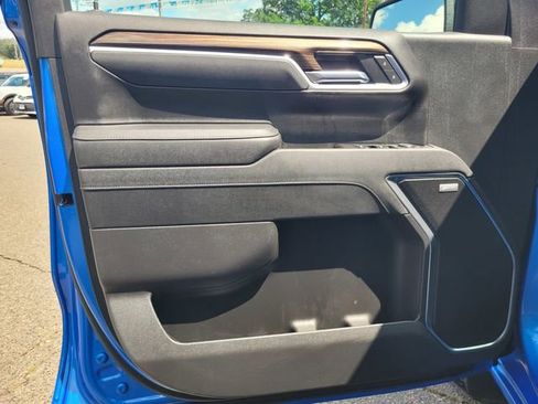 Used 2025 Chevrolet Silverado 1500 RST w/ Convenience Package II AWD/4WD image 16