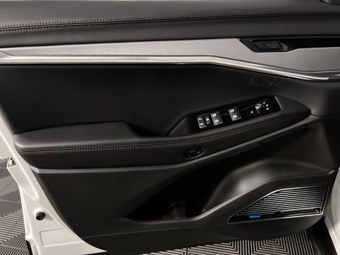 Used 2024 Jeep Wagoneer Launch Edition image 26