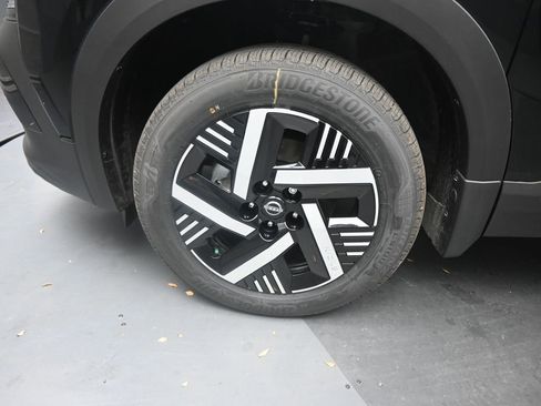 New 2026 Nissan Kicks SV image 24