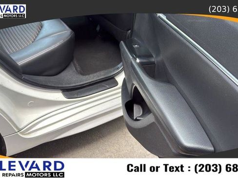 Used 2019 Toyota Camry SE image 28