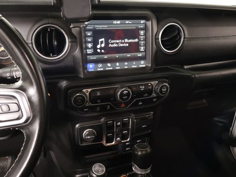 Used 2022 Jeep Gladiator Overland w/ Popular Equipment Package AWD/4WD image 5