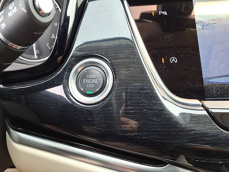 Used 2024 Cadillac XT6 Premium Luxury w/ LPO, Floor Liner Package AWD/4WD image 34