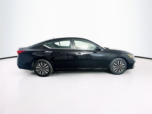 Used 2023 Nissan Altima 2.5 SV FWD image 10