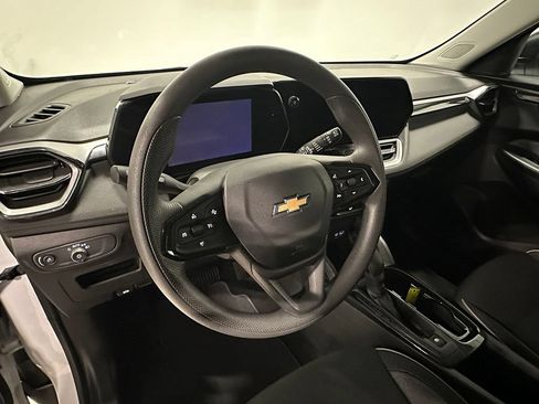 Used 2025 Chevrolet TrailBlazer LS w/ LS Convenience Package FWD image 20