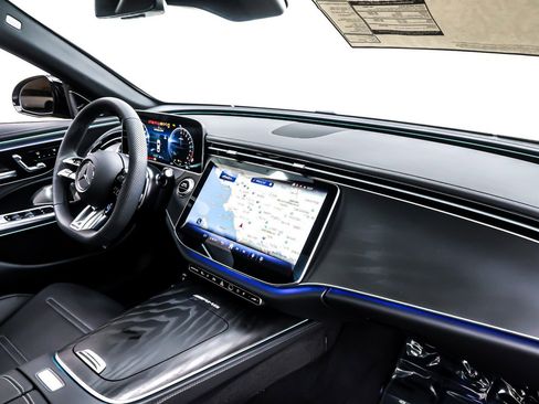New 2026 Mercedes-Benz E 53 AMG e 4MATIC Sedan image 5