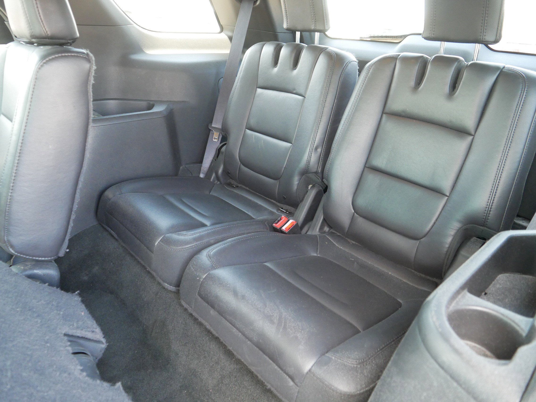Used 2014 Ford Explorer Limited w/ Equipment Group 302A AWD/4WD image 17