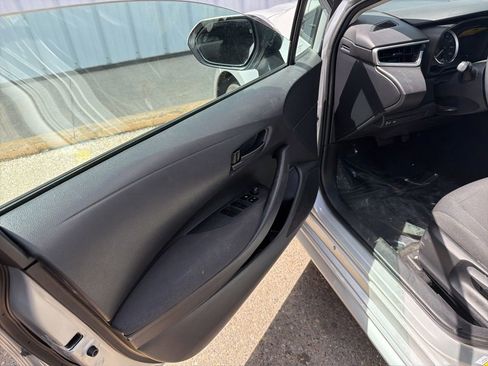 Used 2022 Toyota Corolla LE FWD image 16