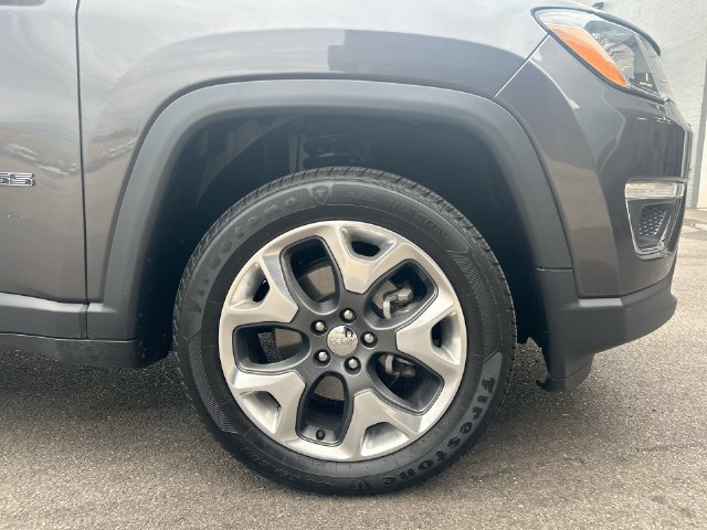 Used 2018 Jeep Compass Limited w/ Navigation Group AWD/4WD image 13