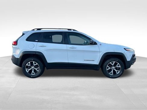 Used 2016 Jeep Cherokee Trailhawk image 7