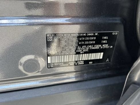 Used 2021 Toyota RAV4 XLE Premium FWD image 40