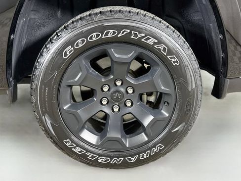 Used 2025 RAM 1500 Big Horn AWD/4WD image 29